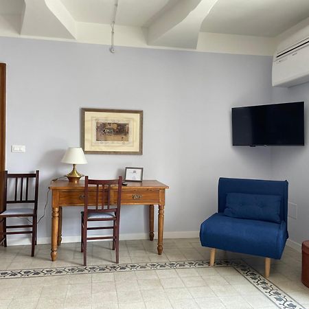 I Mezzanini Di Palazzo Bonaccorsi Apartment Милацо Екстериор снимка