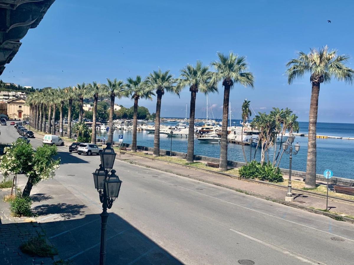 I Mezzanini Di Palazzo Bonaccorsi Apartment Милацо Екстериор снимка
